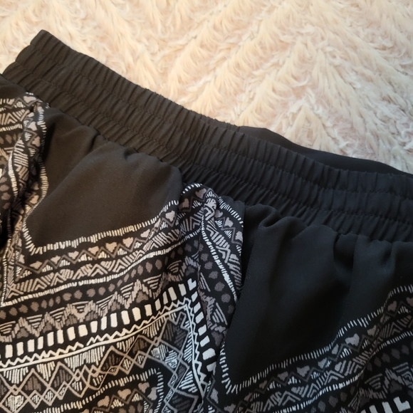 NWT Torrid Size 4 Chiffon Double lined Short - Picture 4 of 5